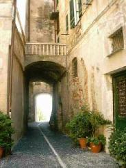 Xtrallusion photo gallery of Italy. Photos, pictures, images and photographs of the Italian Rivieras, the Italian Lakes, the Italian Alps, the Cinque Terre, the Amalfi coast and some of the most beautiful corners of Italy. Plus photos of Italian cities such as Pisa, Milan, Genoa and Rome.